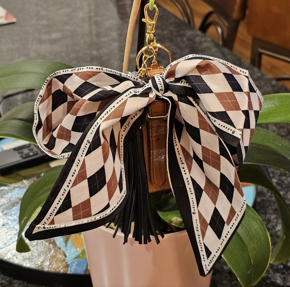 Louis Vuitton Malletier Luggage Tag with Twilly on Keychain w/Bag Charms - Picture 3 of 8